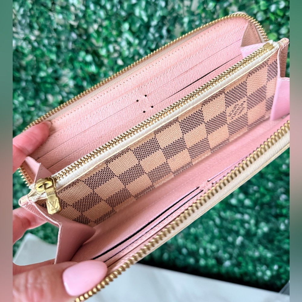 Louis Vuitton Damier Azur Checked Zip-Around Clemence Wallet Pink Interior - Picture 7 of 9